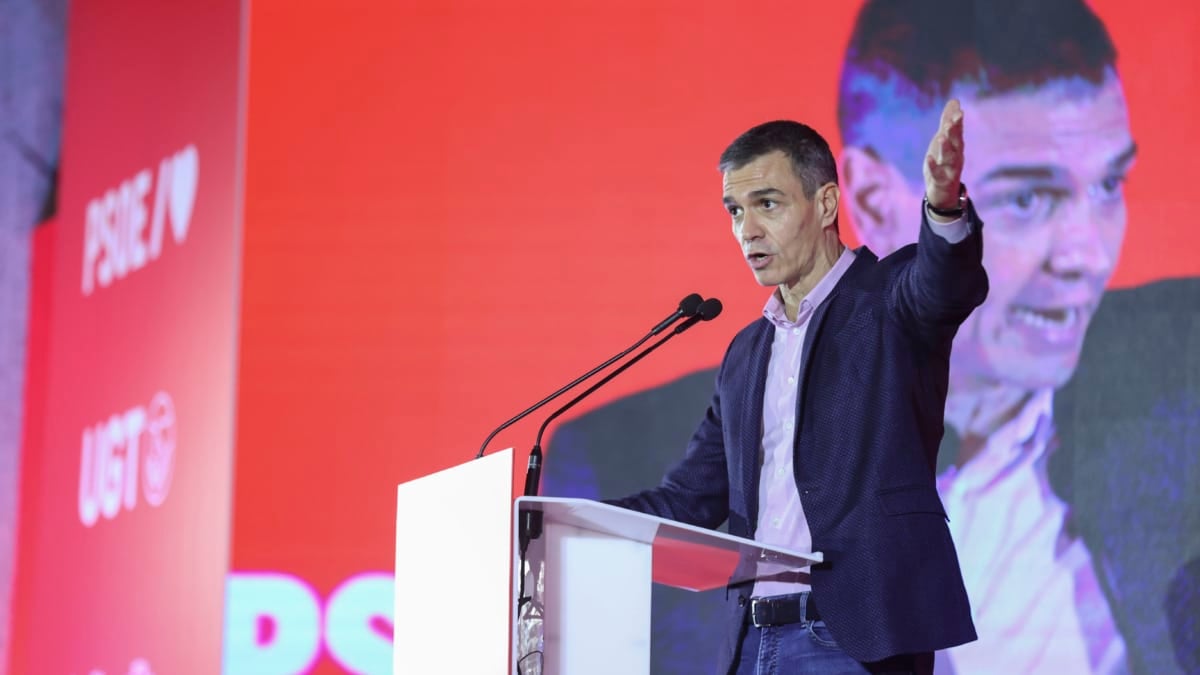MADRID, 09/12/2025.- El secretario general del PSOE y presidente del Gobierno, Pedro Sánchez, interviene este martes en el acto conmemorativo por el centenario del fundador del PSOE y UGT, Pablo Iglesias Posse. EFE/ Víctor Lerena