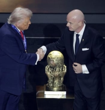 La FIFA se inventa un Premio de la Paz para Trump: "En [...]