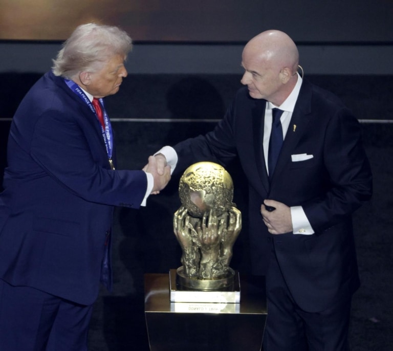 La FIFA se inventa un Premio de la Paz para Trump: "En nombre de más de 5.000 millones de aficionados al fútbol"
