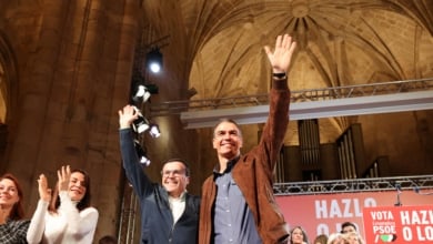 Sánchez afirma que a los españoles "les renta" que esté en el poder