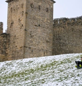 Decenas de carreteras afectadas por nieve y hielo en la Navidad más [...]