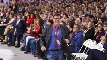 El informe encargado por el PSOE señala que Salazar firmó comprobantes de gastos vinculados a Ábalos en 2017