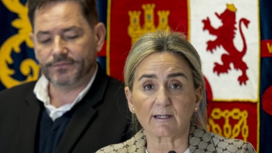 Sánchez sustituye a Alegría por Elma Saiz como portavoz e incorpora al Gobierno a Milagros Tolón para pilotar Educación