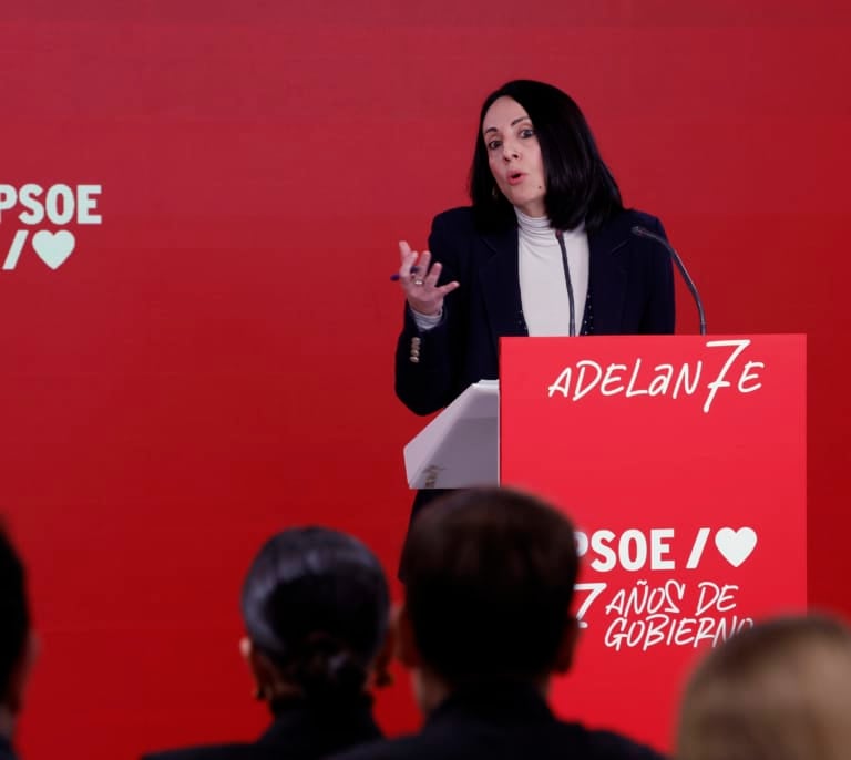 Ferraz impedirá a Salazar volver al PSOE por "falta muy grave", prestará ayuda a las denunciantes y abre expediente a Izquierdo