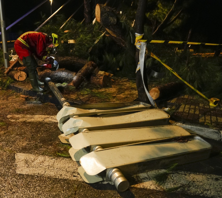 Las lluvias dejan 130 litros por m2 en doce horas en Málaga y una crecida histórica del río Guadalhorce