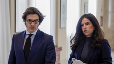 El PP une sus votos al PSOE para pedir que se investiguen las cuentas de la fundación de Vox