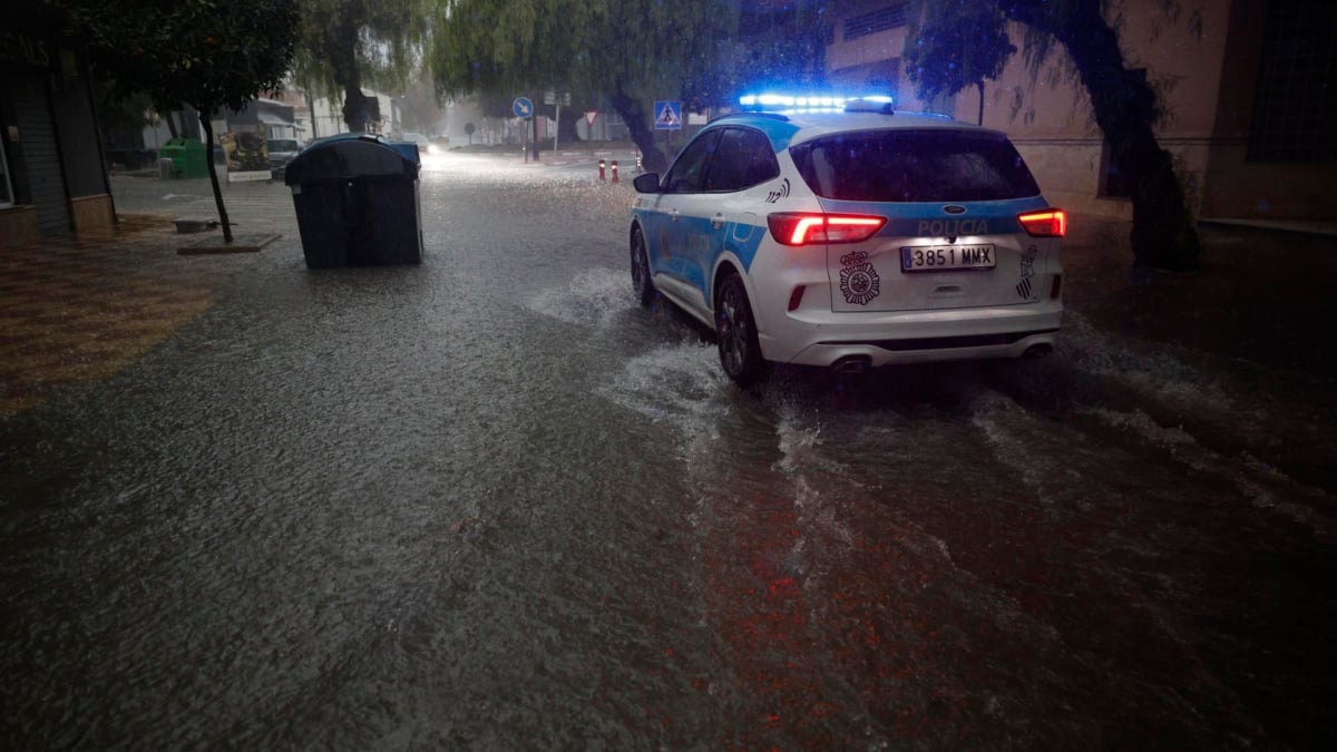 El temporal de lluvias deja un fallecido y mantiene la búsqueda de dos desaparecidos en Andalucía