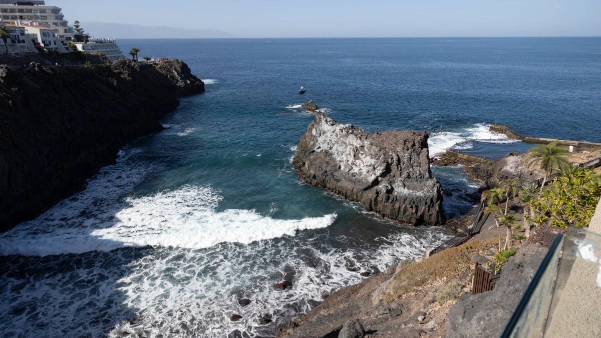 Cuatro fallecidos y un desaparecido tras acceder a una piscina natural de Tenerife que se cerró por el oleaje