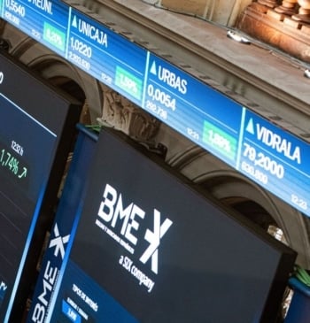 CaixaBank, Ferrovial y Fluidra, las firmas del IBEX más transparentes en ciberseguridad