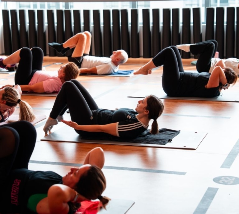 El deporte en grupo gana peso como herramienta de sociabilización y contra la soledad, según datos del Observatorio GO fit