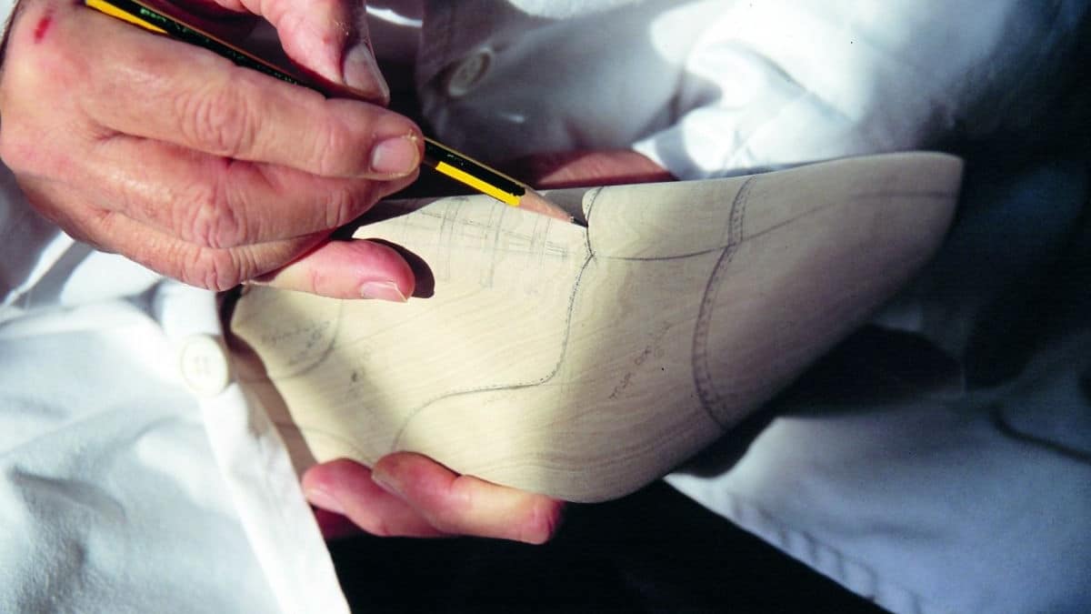 Carmina Shoemaker refuerza su apuesta por la artesanía española con su servicio Goodyear