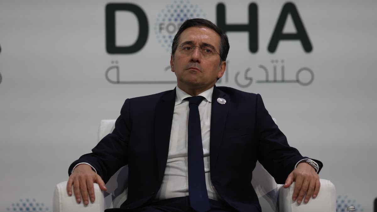 Albares equipara a Israel con Rusia: "Ambos han convertido la guerra en su política exterior"