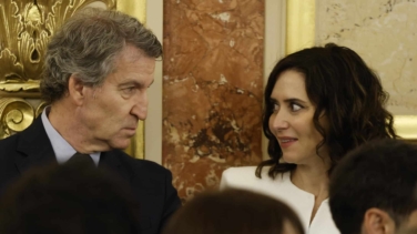 Feijóo dice que Vox "juega a algo muy peligroso" y carga contra Sánchez por ser el que "más ha atacado la Constitución"