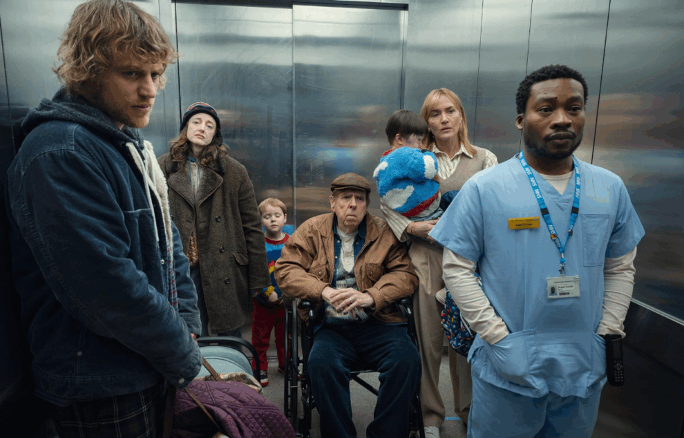 Parte del reparto en un fotograma de 'Goodbye June'