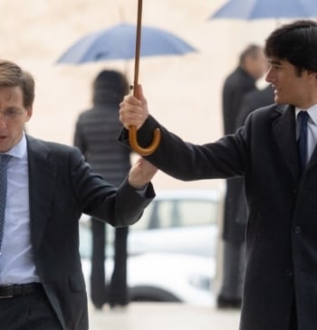 Almeida critica la “falta de respeto” de Sánchez por pactar con Junts [...]