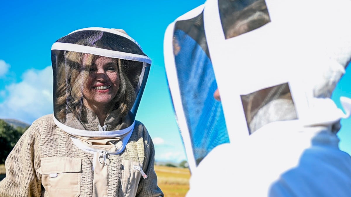 TALAMANTES (ARAGÓN) 29/12/2025.- La candidata del PSOE a la Presidencia del Gobierno de Aragón, Pilar Alegría, ha reafirmado este lunes su compromiso con los derechos de las mujeres en el medio rural y con el desarrollo de un estatuto propio en la Comunidad, un proyecto que se ha quedado en el cajón durante la actual legislatura. EFE/PSOE/ José D. Cabrejas SOLO USO EDITORIAL/SOLO DISPONIBLE PARA ILUSTRAR LA NOTICIA QUE ACOMPAÑA (CRÉDITO OBLIGATORIO)