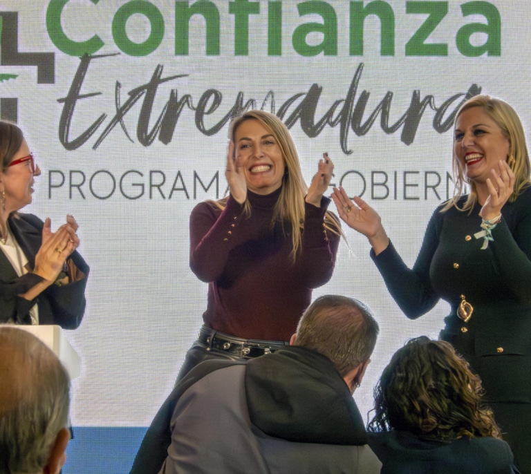 El PP explota el caso Salazar para ganar Extremadura con el decisivo voto femenino