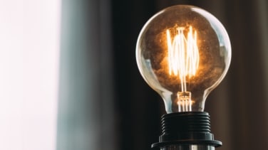 Precio de la luz hoy, 9 de diciembre de 2025: por qué el PVPC sigue superando al mercado mayorista