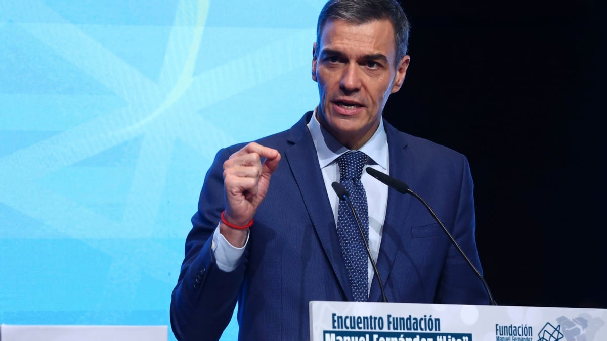 El presidente del Gobierno, Pedro Sánchez, este 1 de diciembre de 2025, durante el acto de entrega de los Premios Anastasio de Gracia en el Auditorio Nacional de Madrid.