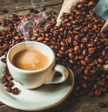 Por qué deberías echarle una cucharada de aceite al café