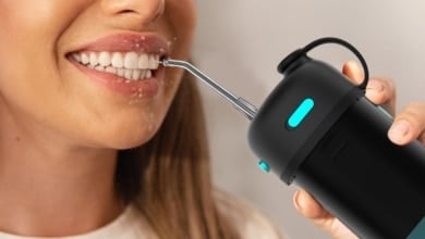 El irrigador bucal Cecotec que muchos viajeros ya llevan en su maleta para cuidar su sonrisa