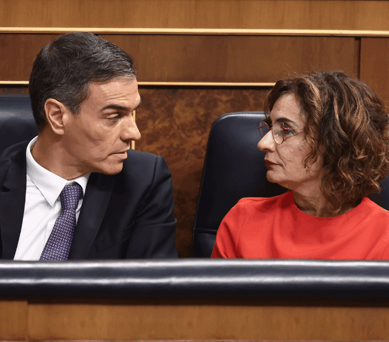 El Gobierno trata de atajar el escándalo del 'caso Salazar' con el cese de su número 2 en Moncloa