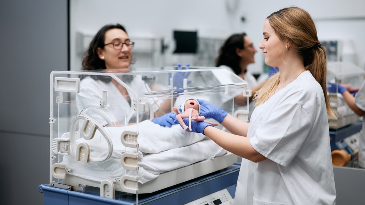 El CEU refuerza su expansión académica y sanitaria apostando por la investigación El CEU refuerza su expansión académica y sanitaria apostando por la investigación