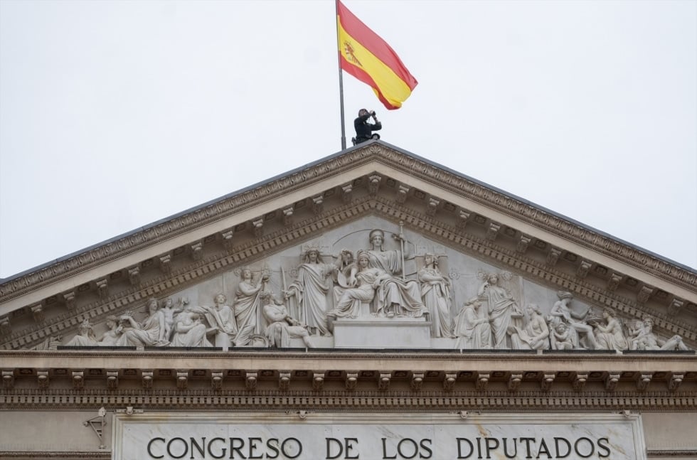 Preparativos para el acto de izado solemne de la Bandera Nacional con motivo del Día de la Constitución, en el Congreso de los Diputados, a 6 de diciembre de 2025, en Madrid (España). El Izado de la bandera Nacional está organizado por el Estado Mayor de la Defensa, en homenaje a las Cortes Generales con motivo del 47º aniversario de la Constitución. Alberto Ortega / Europa Press 06/12/2025