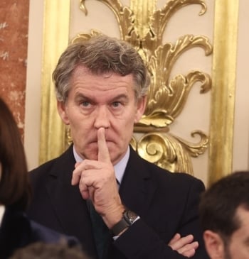 Las elecciones en Extremadura agudizan el choque de PP y Vox: "Abascal [...]