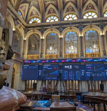 El Ibex 35 cierra su mejor año desde 1993: sube un 49% [...]