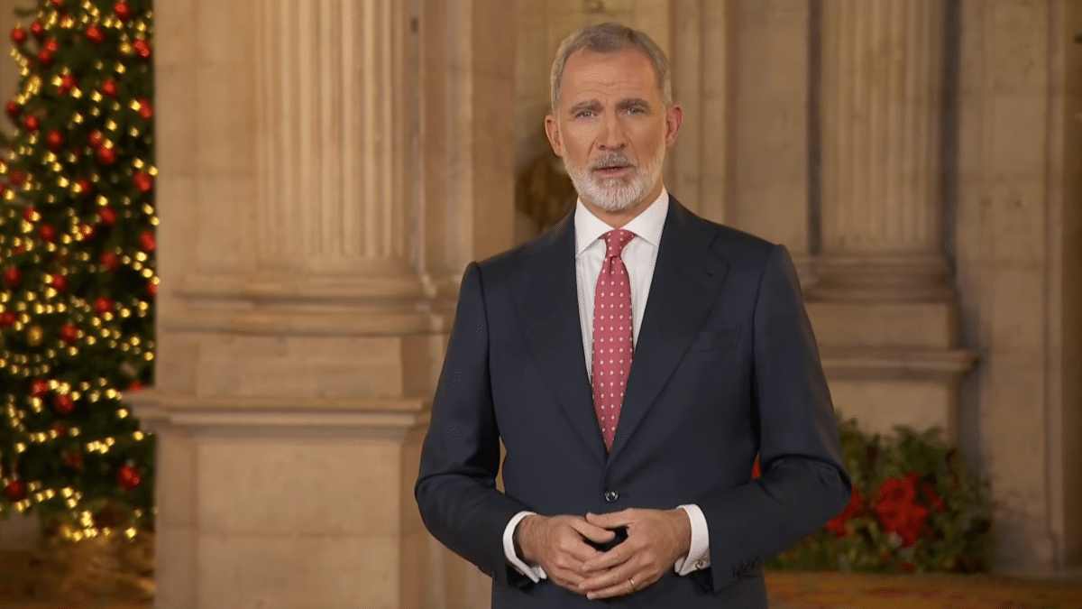 El rey Felipe VI durante su mensaje navideño desde el Palacio Real.