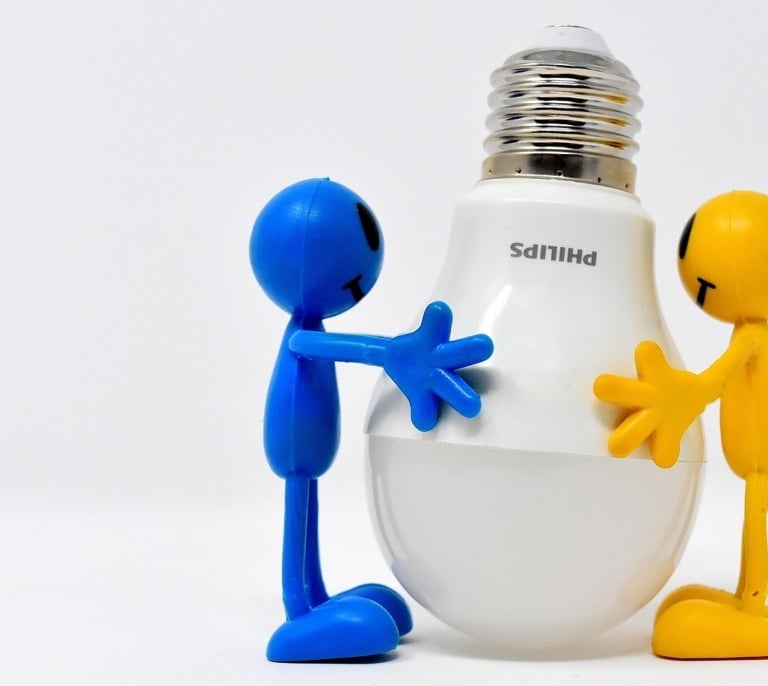 Precio de la luz hoy, 19 de diciembre de 2025: Consejos para reducir el consumo eléctrico en casa