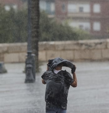 Aviso rojo por lluvias en el sur de Valencia y riesgo de [...]