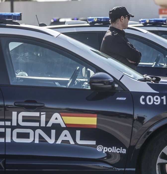 Detenido un hombre por retransmitir en directo vídeos abusando sexualmente de su hija menor