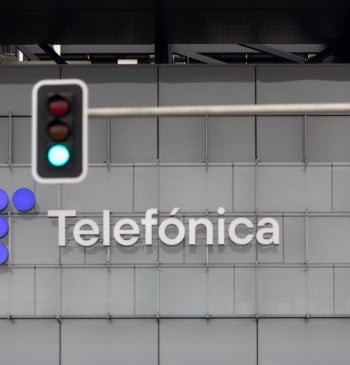 Telefónica propone ajustes en el ERE y rebaja en un 10% los [...]