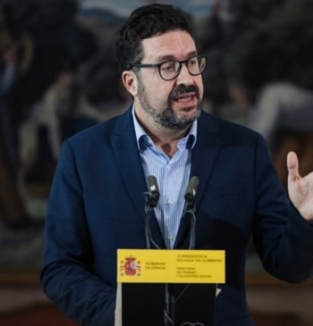 Trabajo pacta con CCOO y UGT ampliar los permisos laborales sin el [...]