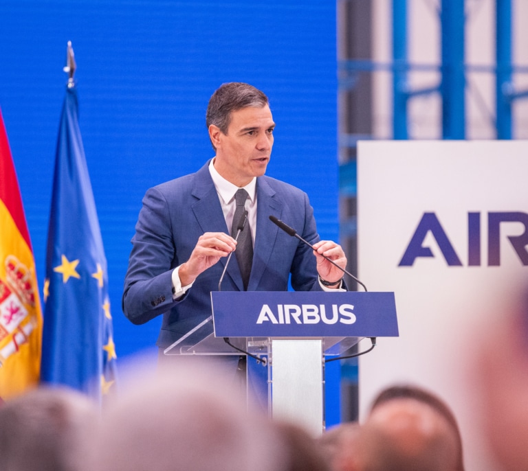 El Gobierno compra a Airbus aviones y helicópteros militares por casi 5.500 millones en los últimos dos meses
