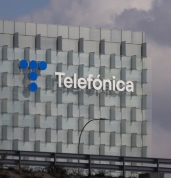 Telefónica dejará de cotizar en EEUU tras casi 40 años en Wall [...]