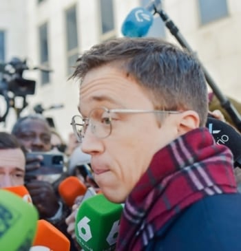 El juez admite la querella de Errejón contra Mouliaá por calumnias y [...]