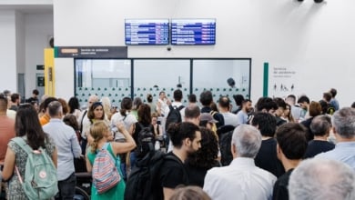 Viajar de pie en el tren y quitar los controles de seguridad: reflexiones de Óscar Puente