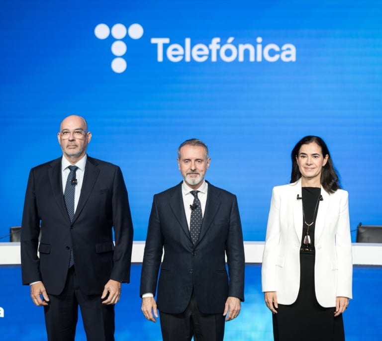Telefónica ofrece prejubilaciones a partir de 54 años y no descarta despidos forzosos en el ERE