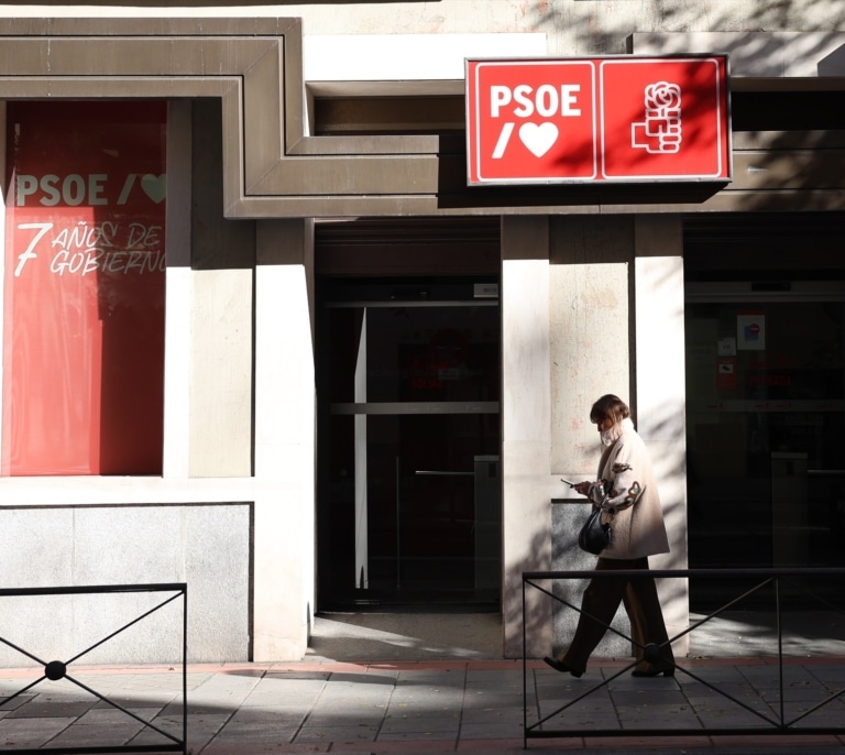 El juez responde al PSOE que su petición fue "clara" y pide los pagos en metálico de todas las personas relacionadas con el partido