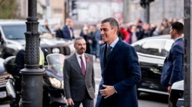 Sánchez da un giro radical y se lanza a salvar la legislatura con Junts sin saber "si hay agua en la piscina"