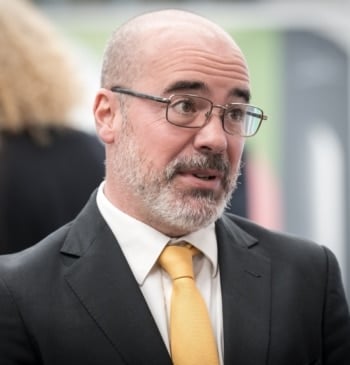 La Audiencia de Madrid corrige al juez Peinado y tumba la causa [...]