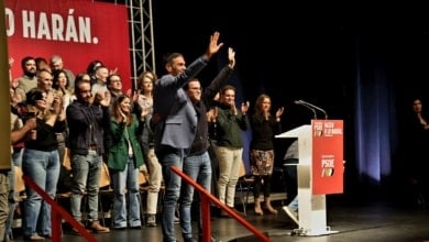 El 'caso Salazar' hunde los ánimos del PSOE en el arranque de la ya complicada campaña extremeña