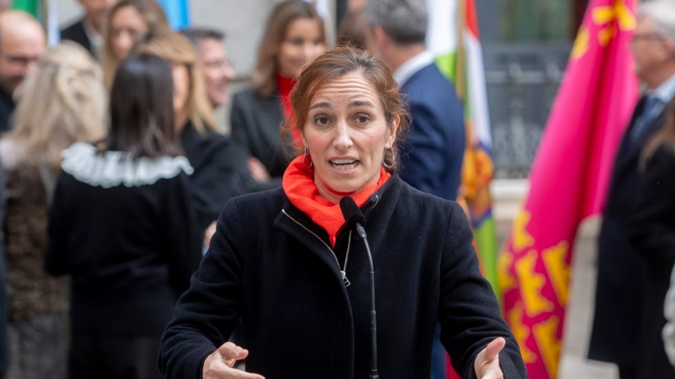 Mónica García anuncia una ley que derogará la norma que permite la gestión privada de la sanidad