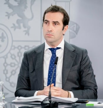 El Gobierno borra de sus compromisos con Bruselas la Autoridad de Defensa [...]