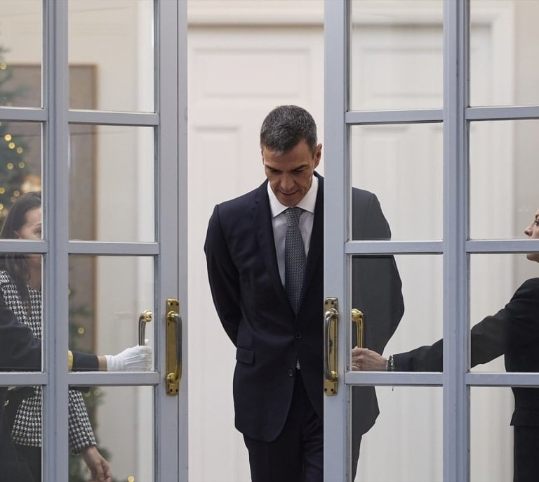 El CIS solo le da nueve puntos de ventaja a Sánchez sobre el PP