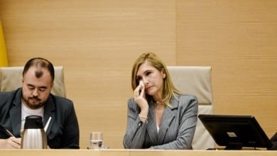 Rufián hace llorar a Pradas en la comisión de la DANA