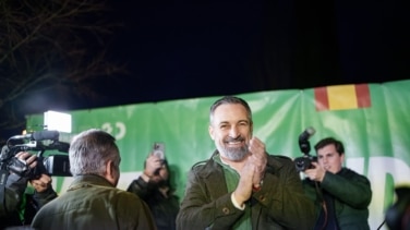 Abascal ataca al periodista Iñaki López para defenderse de sus polémicas palabras en Plasencia
